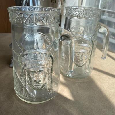 Statue of Liberty lot beer mugs and statue 