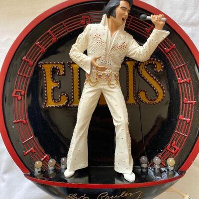 Elvis collector plate lot 5 including electric music player 