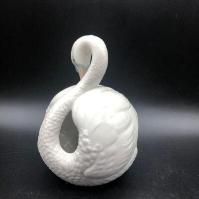 Lladro Swan #4829 Retired