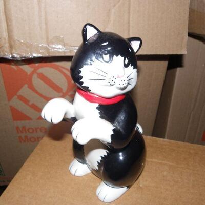 " Sylvester the Cat, ceramic figurine 10".