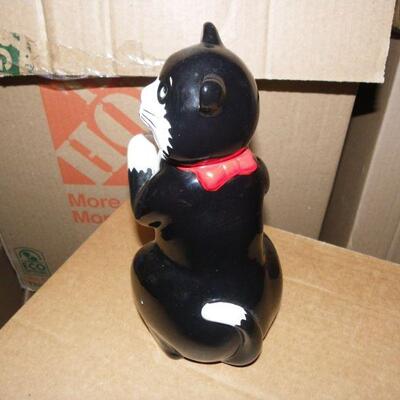 " Sylvester the Cat, ceramic figurine 10".