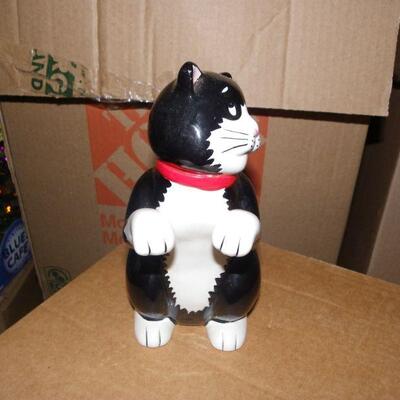 " Sylvester the Cat, ceramic figurine 10".