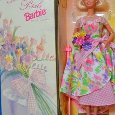 Lot#15 Two Barbies and Ken carry case lot