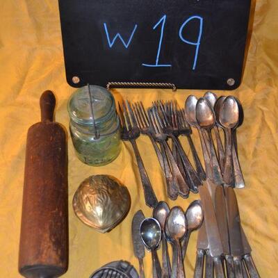 Lot#19 Country Kitchenware Lot