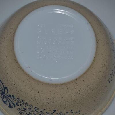 Lot#21 Pyrex "Homestead" Nesting Bowls set