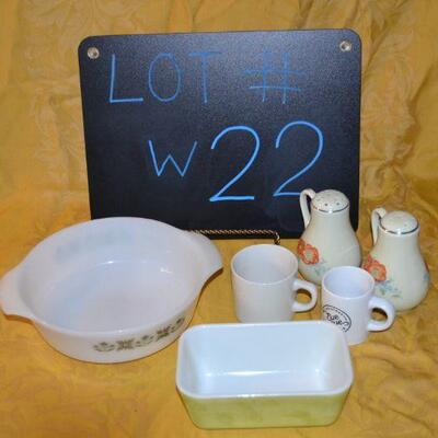 Lot#22 Vintage Kitchenware lot