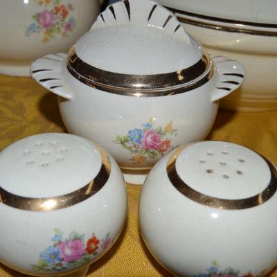 Lot#27 Pattern City Pottery Lot