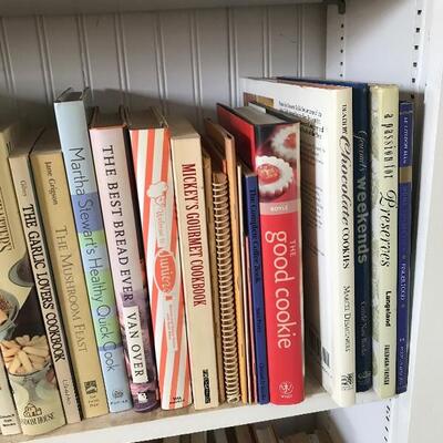 Lot of Assorted Cookbooks (Shelf DR: 5-B)