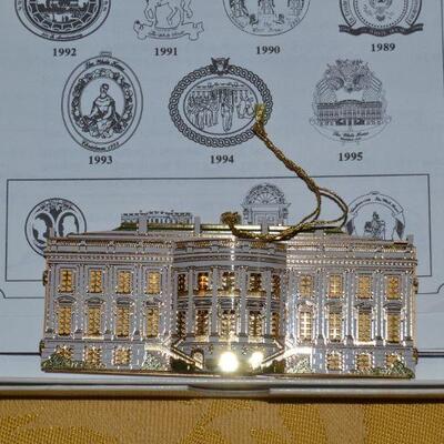 Lot#35 Government Buildings Ornaments lot