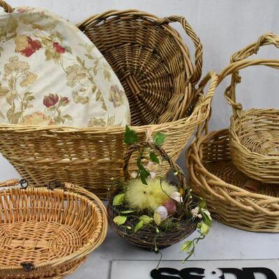 7 Decorative Baskets: 4 Oval & 3 Round
