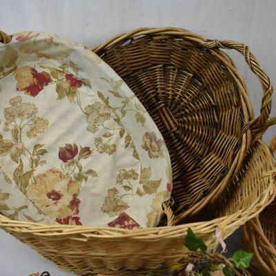 7 Decorative Baskets: 4 Oval & 3 Round
