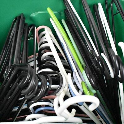 Approx 65 Plastic Hangers in Green Bid Gray Lid