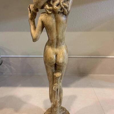 Statue of David and women 