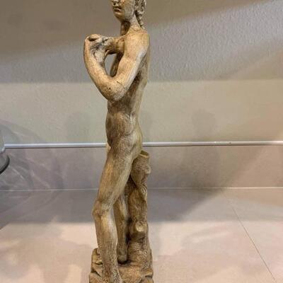 Statue of David and women 