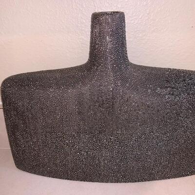 Silver vase with sparkles 
