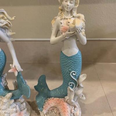 2 bathroom mermaid decor