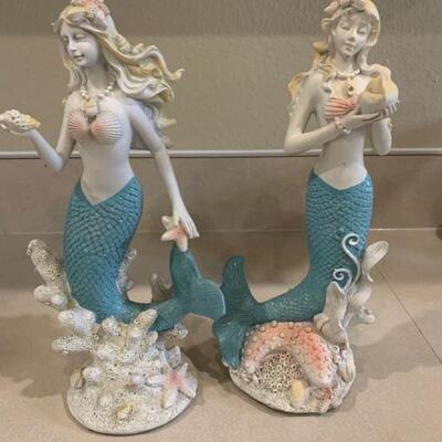 2 bathroom mermaid decor