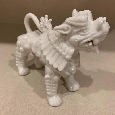 Oriental blanc de chin statues 3