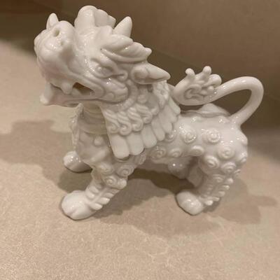 Oriental blanc de chin statues 3