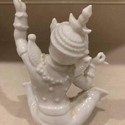 Oriental blanc de chin statues 3