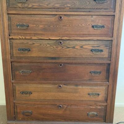 Vintage 6-drawer oak dresser (38â€x18â€x49.5â€)