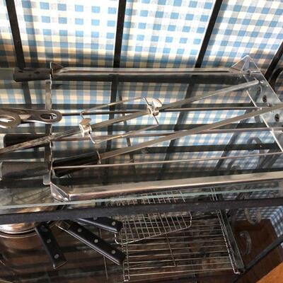 Mixed Lot of Pots and Pans **BAKERS RACK NOT INCLUDED**