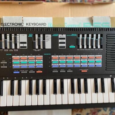 Vintage in box Yamaha PSS470 synthesizer