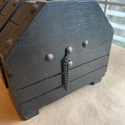 Vintage treasure chest decanter set brown glass