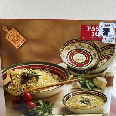 New in box 7 piece pasta set