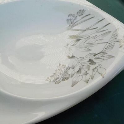 " Eva Zeisel 14 in. Vegetable serving dish:.