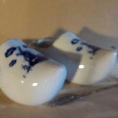 ' Holland Shoes made of ceramic".