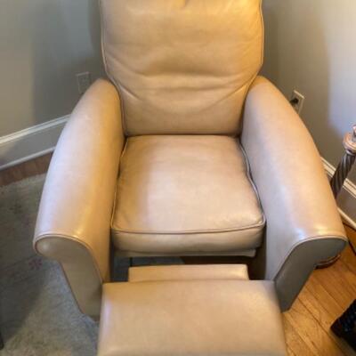 401: Tan Leather Reclining Chair 