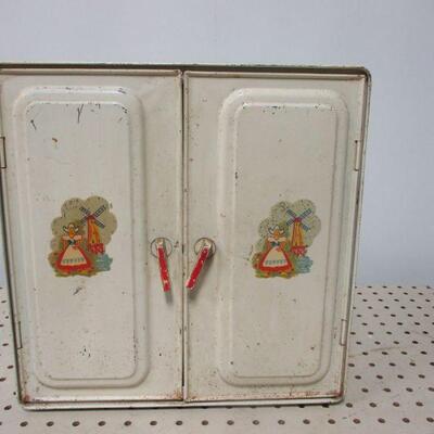 Lot 35 - Vintage Metal Cabinet