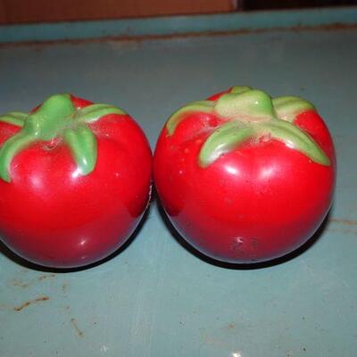 Red Tomato Salt & Pepper 