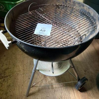 WEBER (BLACK) CHARCOAL GRILL