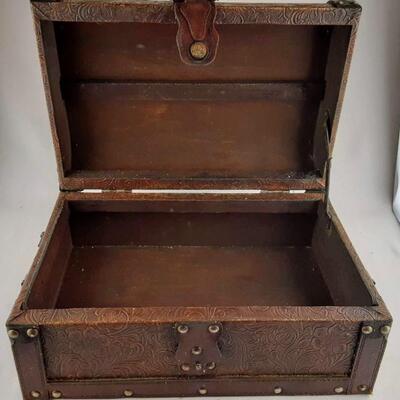 Decorator Small Leather Chest