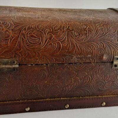 Decorator Small Leather Chest