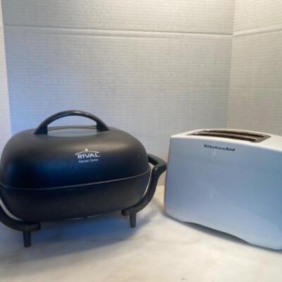 422: Rival Electric Skillet & Kitchen Aid Toaster 