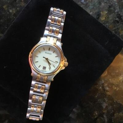 440: Authentic GUCCI Ladies Watch 