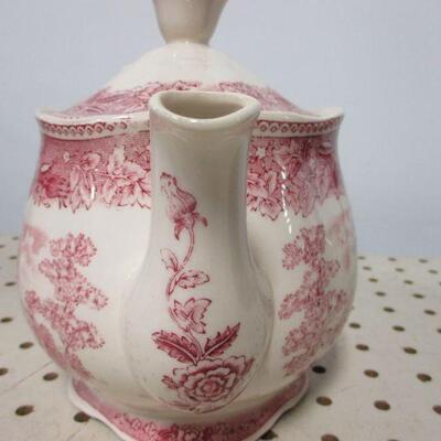 Lot 70 - Vintage Arabia of Finland Teapot & Brown Betty Teapot