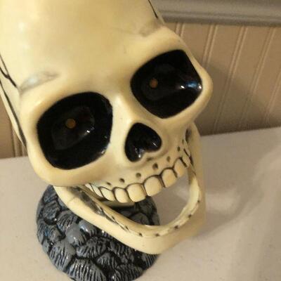 #177 Halloween Scull and Tablecloth 