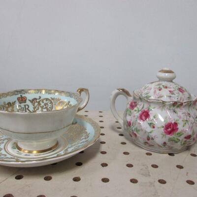 Lot 76 - Porcelian Vintage Chinaware