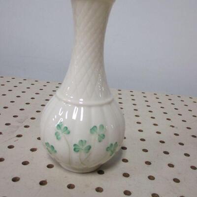 Lot 79 - Irish Belleek Shamrock Vase 