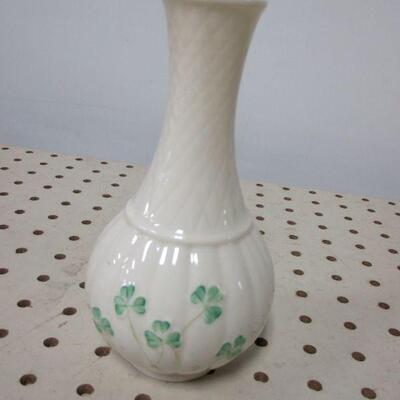 Lot 79 - Irish Belleek Shamrock Vase 