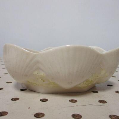 Lot 82 - Irish Belleek Shamrock Dish