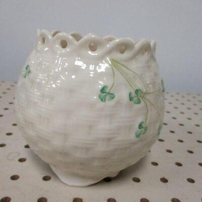 Lot 84 - Irish Belleek Shamrock Dish