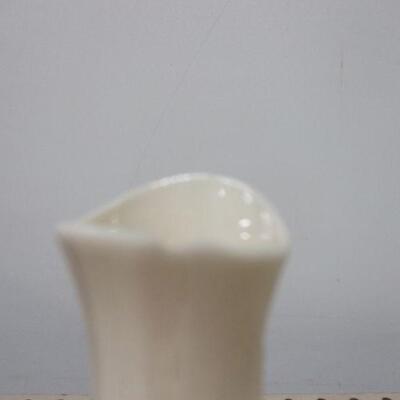 Lot 85 - Irish Belleek Shamrock Ashtray & Vase