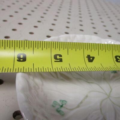 Lot 87 - Irish Belleek Shamrock Daisy Accent Dish