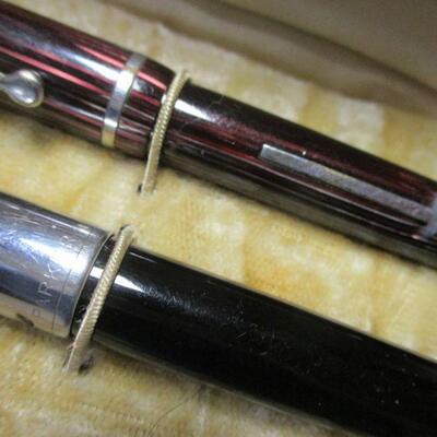 Lot 92 - Sheaffer's & Parker Pens