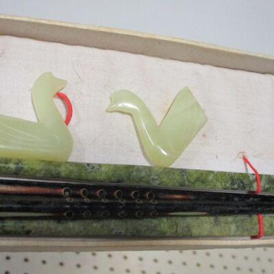 Lot 102 - Chop Sticks 1 Pair Jade
